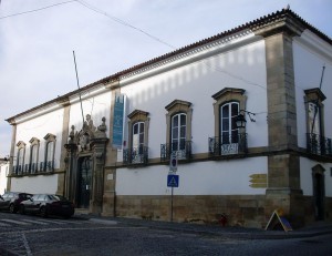 Évora